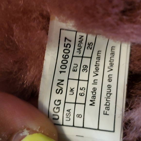 UGG BOOTS - Picture 6 of 7